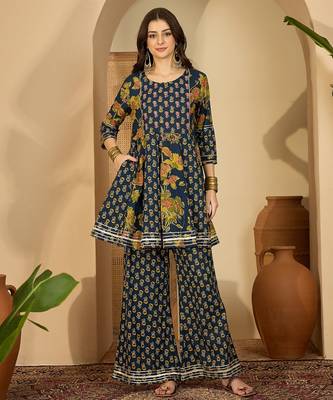 Flared printed kurta set for womens 1