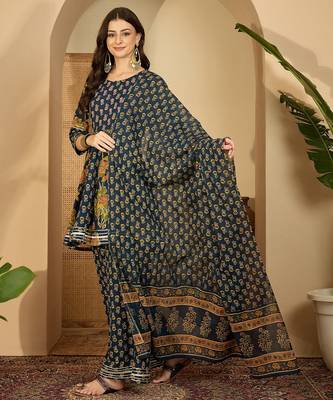Flared printed kurta set for womens 4