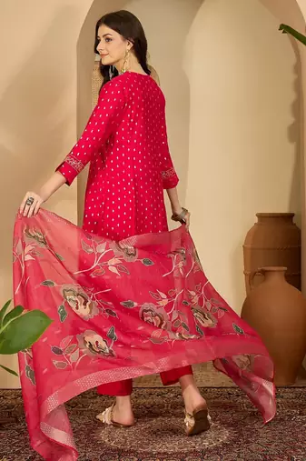 Embroidery kurta set