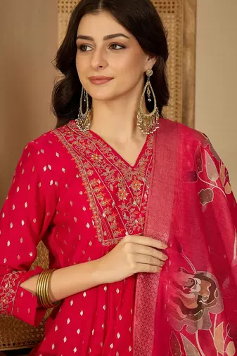 Embroidery kurta set