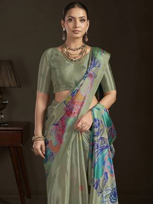 grey stylish digital printed silk blend crepe saree trendy looks 3