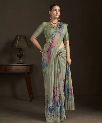 grey stylish digital printed silk blend crepe saree trendy looks 4