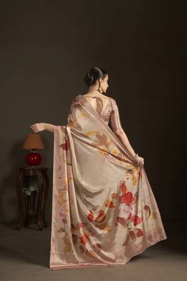 peach stylish digital printed silk blend crepe saree trendy looks 2