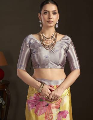 yellow stylish digital printed silk blend crepe saree trendy looks 5