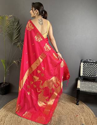 motifs zari weaving crimson red soft silk blend banarasi saree 2