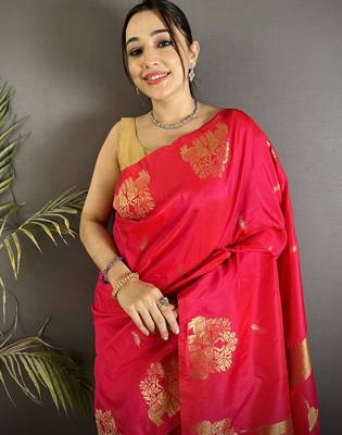 motifs zari weaving crimson red soft silk blend banarasi saree 3