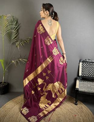 motifs zari weaving magenta soft silk blend banarasi saree 2