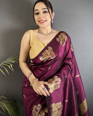 motifs zari weaving magenta soft silk blend banarasi saree 3