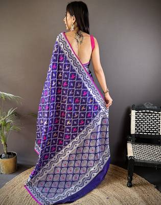jacquard woven pattern blue lichi soft silk blend banarasi saree 2