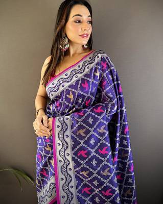 jacquard woven pattern blue lichi soft silk blend banarasi saree 3
