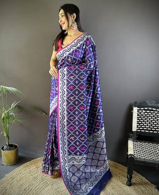 jacquard woven pattern blue lichi soft silk blend banarasi saree 5