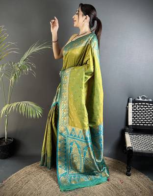 intricate motifs pista green soft silk blend banarasi saree 1