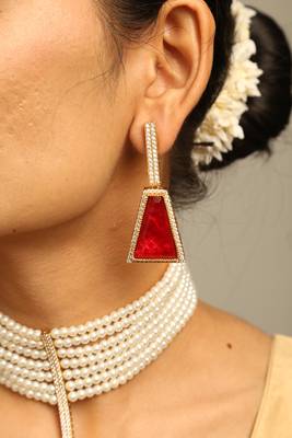 Geometric red statement choker 1