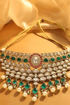 Royal emerald & kundan bridal bib set 4