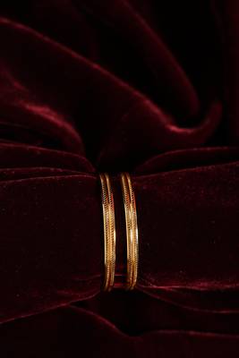 Ribbed high-polish gold bangles 3