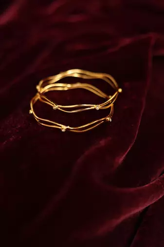 Minimalist wave diamond bangle