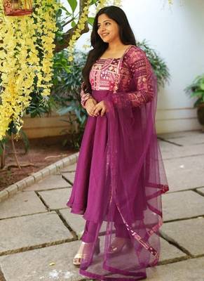 Wine anarklai kurta with chudi pants and dupatta 2