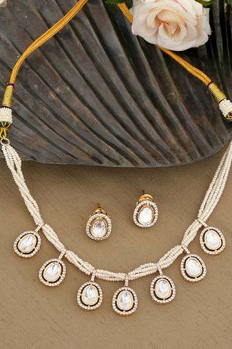 Gold plated kundan necklace set