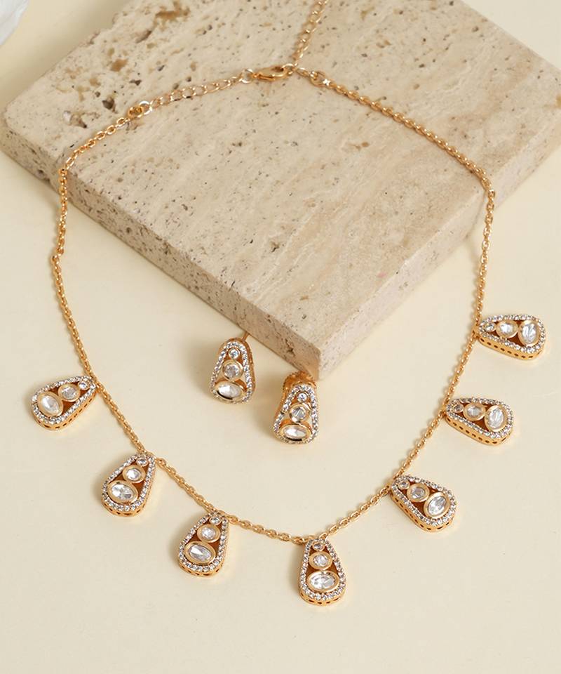 Gold plated kundan necklace set