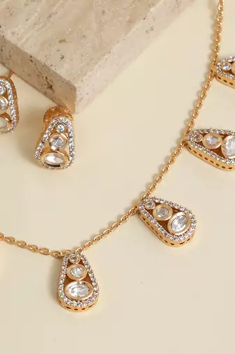 Gold plated kundan necklace set