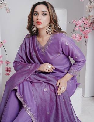 straight rayon kurta set with dupatta 3