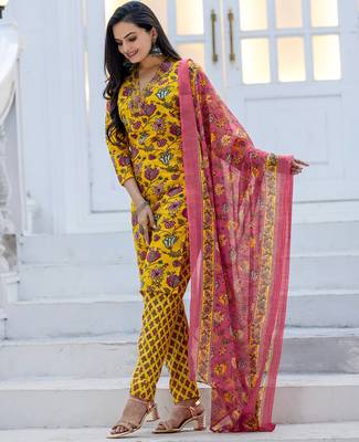 women   s yellow rayon printed kurta set 2