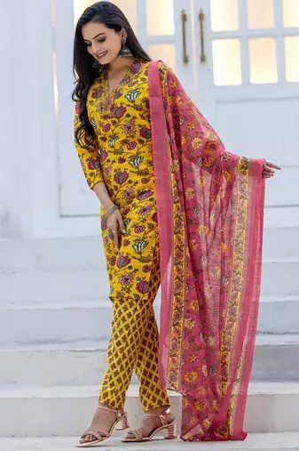 women   s yellow rayon printed kurta set