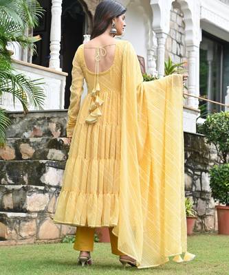 Smooth yellow leherya tired anarkali 3