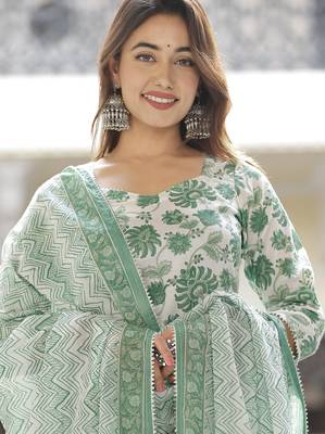 Spider green straight suit set 2