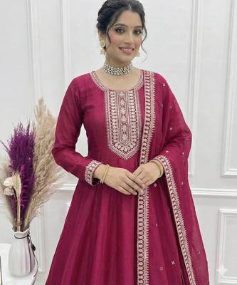 Women   s dark pink embroidered anarkali gown with dupatta 3