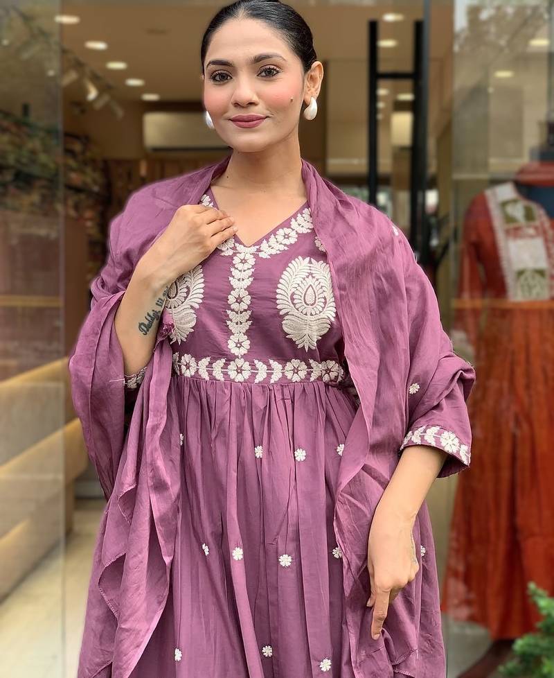 onion pink elegant embroidered pv chanderi pleated kurti set with dupatta