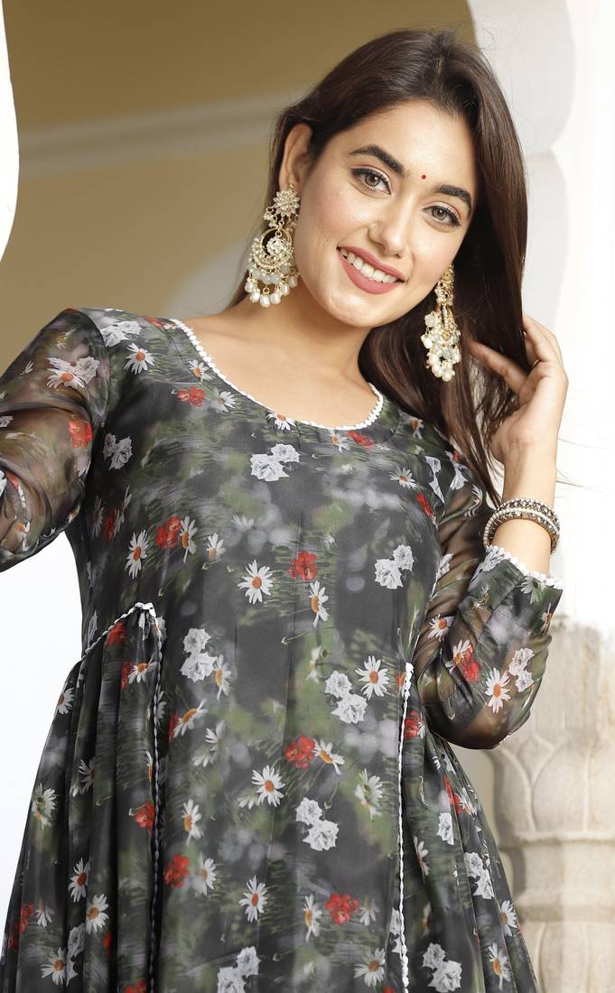 White and red rose orgenza set