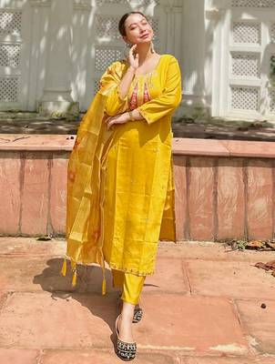 Yellow women kurta pant dupatta set 2