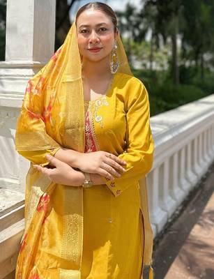 Yellow women kurta pant dupatta set 4