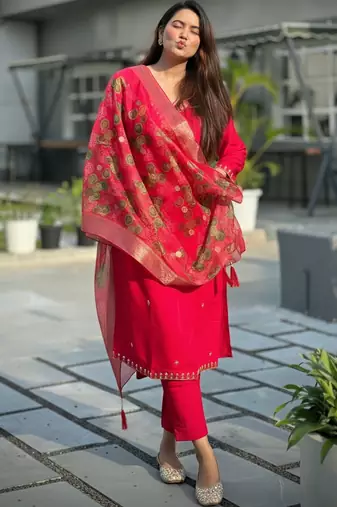 Pink women kurta pant dupatta set