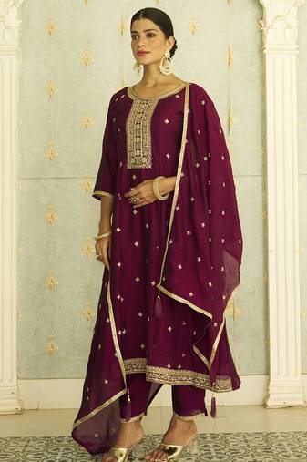Purple women kurta pant dupatta set