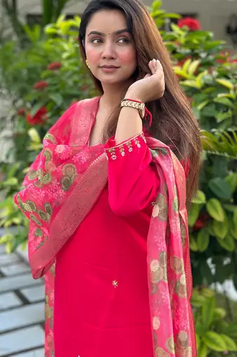 Pink women kurta pant dupatta set
