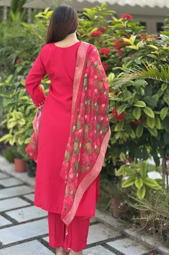 Pink women kurta pant dupatta set