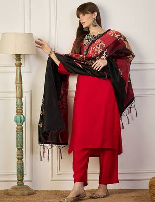 Red women kurta pant dupatta set 1
