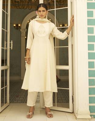 Beige women kurta pant dupatta set 1