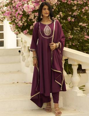Purple women kurta pant dupatta set 1