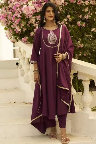 Purple women kurta pant dupatta set