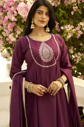 Purple women kurta pant dupatta set