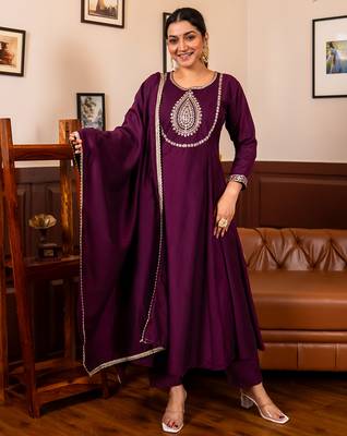 Purple women kurta pant dupatta set 1