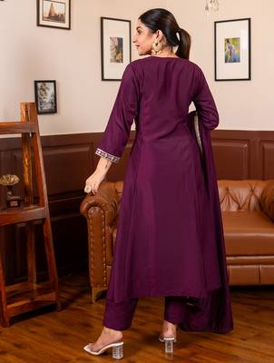 Purple women kurta pant dupatta set 3