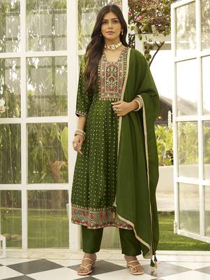 Green women kurta pant dupatta set 1