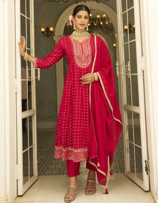 Pink women kurta pant dupatta set 1