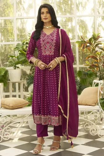 Purple women kurta pant dupatta set