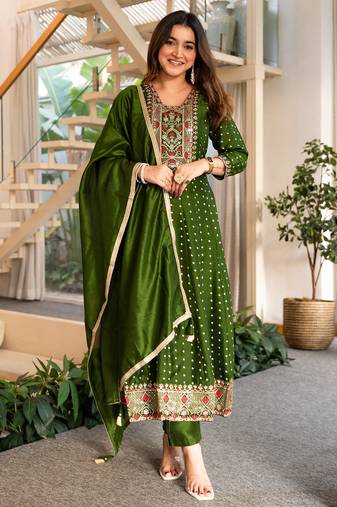 Green women kurta pant dupatta set