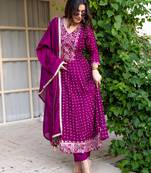 Purple women kurta pant dupatta set